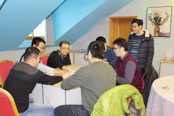 華智SAP年會(huì)場景玩紙牌